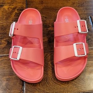 NWOT Weeboo Buckle Slides Coral Size 6